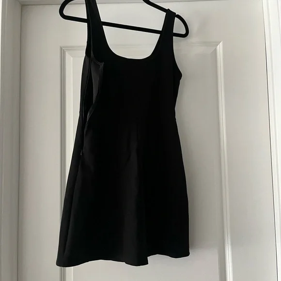 Lulu’s Black Mini Dress - Picture 4 of 5
